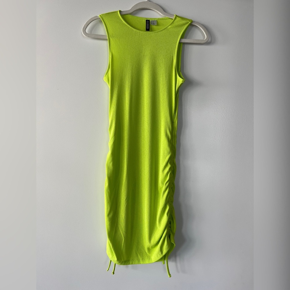 GREEN DRESS